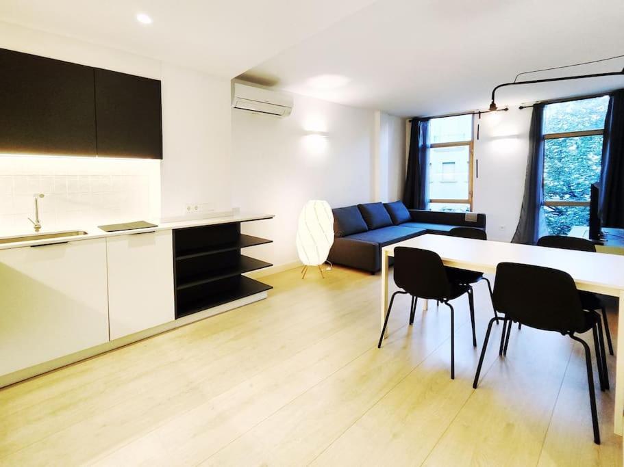 Moderno Apartamento En Terrassa Centro Εξωτερικό φωτογραφία