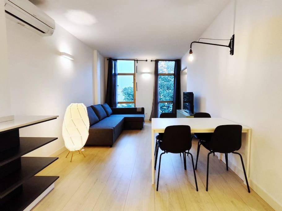Moderno Apartamento En Terrassa Centro Εξωτερικό φωτογραφία