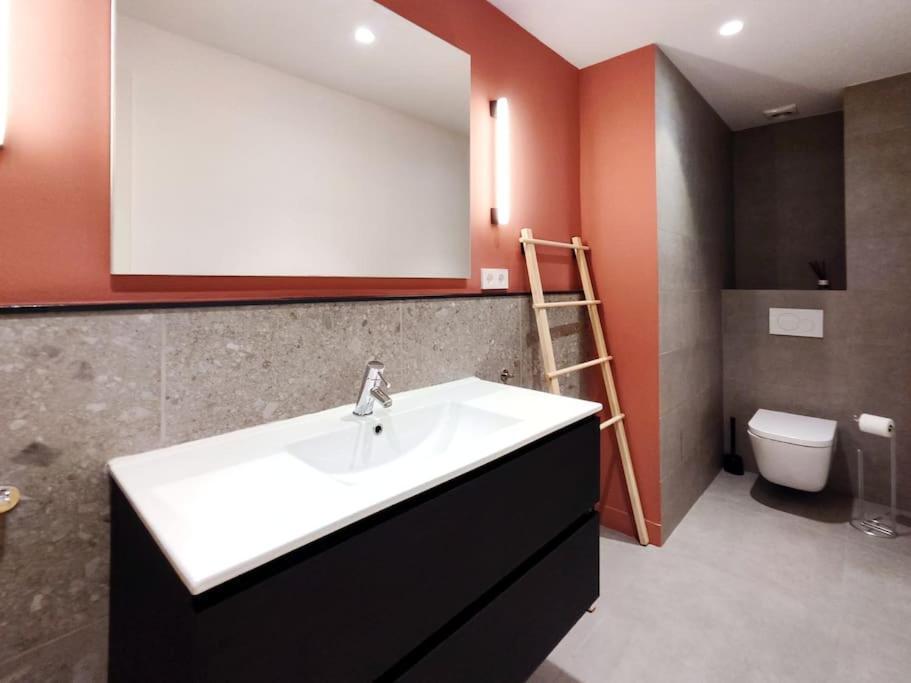 Moderno Apartamento En Terrassa Centro Εξωτερικό φωτογραφία