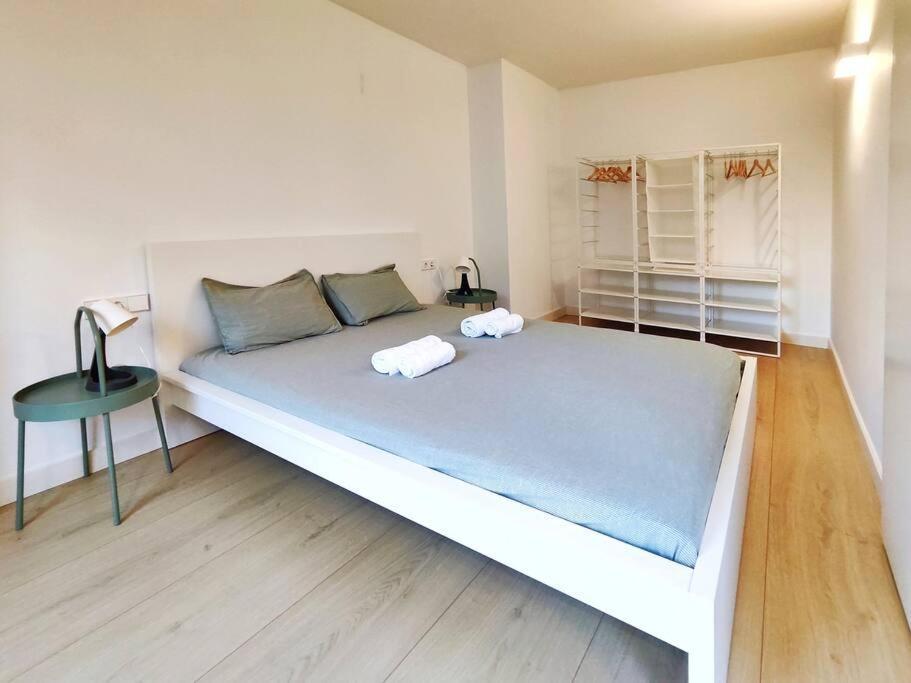 Moderno Apartamento En Terrassa Centro Εξωτερικό φωτογραφία